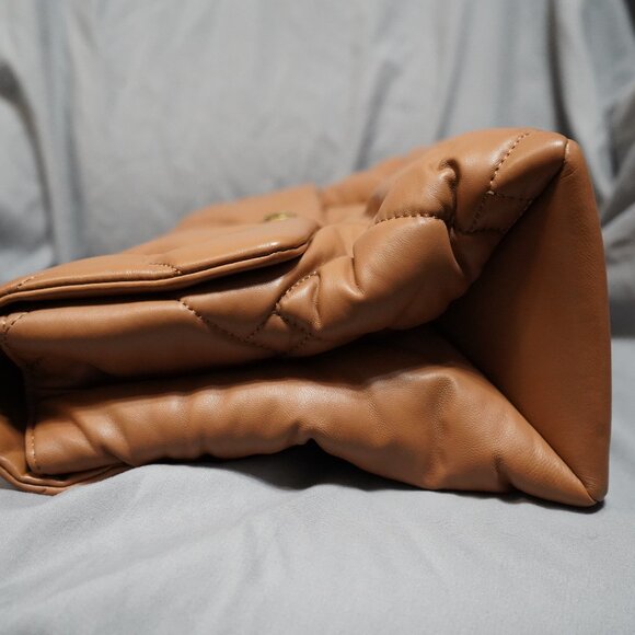 Kurt Geiger London XXL Soft Quilted Leather Kensington Shoulder Bag - Picture 7 of 11